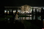 В потемках