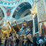 Митрополит Псковский и Порховский Тихон совершает Божественную литургию святителя Василия Великого. Фото Вконтакте - InformPskov.Ru