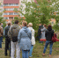 Двор с котлованом на Народной в Пскове начали приводить в порядок - InformPskov.Ru