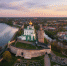 Под стенами Кремля в Пскове развернут двухкилометровый флаг России - InformPskov.Ru