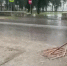 В центре Острова во время дождя девушка провалилась в открытый люк и сломала ребро - FlashNord.Com