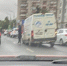 Автомобиль провалился колесом в открытый люк на улице Коммунальной в Пскове - Pln-Pskov.Ru