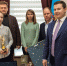 Александр Серавин наградил победительницу конкурса «Гимн России понятными словами» - Правительство Псковской области