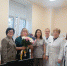 Депутат Псковской гордумы Галина Невалённая вручила благодарственное письмо медсестре Татьяне Григорьевой. Фото здесь и далее: пресс-служба Псковской городской Думы - InformPskov.Ru