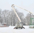 Монтаж главной новогодней ели продолжается в Великих Луках - Pln-Pskov.Ru
