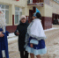 Дед Мороз и Снегурочка поздравили жителей Красногородска с Новым годом. Фото здесь и далее: газета «Заря» - InformPskov.Ru