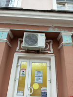 В Великих Луках идет борьба с самовольной установкой кондиционеров