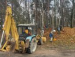 Более ста человек приняли участие в субботнике в Пушкинских Горах