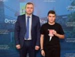 Дмитрий Быстров вручил юным островичам паспорта