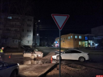 Два человека пострадали при столкновении двух машин в Пскове на улице Алехина. ФОТО