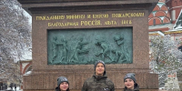Псковички вместе с Владимиром Путиным возложили цветы к памятнику на Красной площади в Москве - Псковская правда