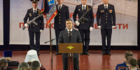 Михаил Ведерников наградил сотрудников псковского МВД в честь профессионального праздника - Псковская правда