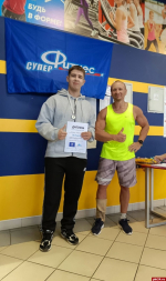 Клуб «Супер фитнес» поздравил псковичей с Международным днем фитнеса