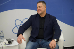Михаил Ведерников отметил сокращение дефицита медицинских кадров в Псковской области. Фото: ПАИ