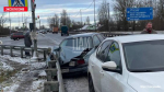 Водитель пострадал в ДТП у моста в Острове