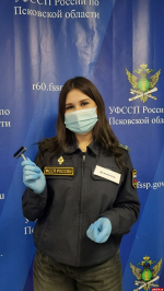 Десятиклассники в Пскове попробовали себя в роли судебных приставов
