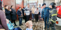 Псковские спасатели провели занятие для детей в рамках программы «Безопасность доступна каждому». Фото: ГУ МЧС России по Псковской области - InformPskov.Ru