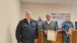 Ветеранов войск правопорядка поздравили в псковском управлении Росгвардии