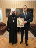 Митрополит Псковский и Порховский Матфей подарил Александру Хлопкову икону великого князя Александра Невского