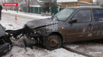 Автомобиль протаранил забор в после ДТП в Великих Луках протаранил забор в после ДТП в Великих Луках