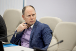 Зарплату бюджетникам и дотации предприятиям ЖКХ обсудил экономический комитет Собрания
