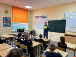 Сотрудники полиции проводят профилактические мероприятия в школах Псковского района