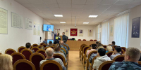 Инспектор ДПС провел профилактическую беседу с сотрудниками псковской колонии - Pln-Pskov.Ru