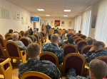 Инспектор ДПС провел профилактическую беседу с сотрудниками псковской колонии