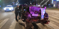 Два человека пострадали в «Лада Гранте» при наезде BMW X5 на Рижском проспекте в Пскове. ФОТО - Pln-Pskov.Ru
