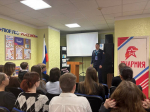 В День Героев Отечества ветераны СВО встретились с псковскими школьниками