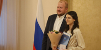Борис Елкин вручил паспорта юным псковичам в День Конституции - Pln-Pskov.Ru