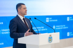 Михаил Ведерников наградил лучших спортсменов Псковской области