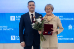Михаил Ведерников наградил лучших спортсменов Псковской области