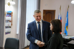 Псковские полицейские исполнили новогоднюю мечту 14-летней девочки