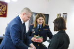 Псковские полицейские исполнили новогоднюю мечту 14-летней девочки
