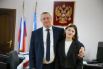 Псковские полицейские исполнили новогоднюю мечту 14-летней девочки