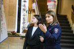 Псковские полицейские исполнили новогоднюю мечту 14-летней девочки