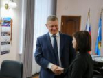 Псковские полицейские исполнили новогоднюю мечту 14-летней девочки