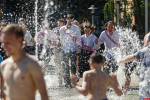 Мультимедийный фонтан стал доминантой в сквере на Четырех углах — глава Пскова