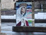 Муралы с изображением княгини Ольги и часовни создают на Ольгинском мосту