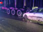 Пятеро молодых людей пострадали при столкновении фуры и легковушки в Псковском районе