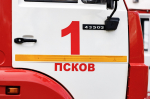 Автомобиль «Ока» горел на улице Инженерной в Пскове