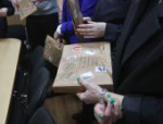 Псковских полицейских поздравили с наступающим Новым годом активисты «Движения первых»