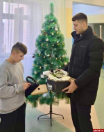 Наталья Федорова исполнила новогодние желания детей из Псковской области
