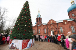 Рождественский праздник и новогодняя программа прошли в храме Александра Невского в Пскове. Фоторепортаж