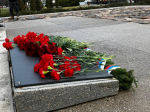 Память жителей и защитников блокадного Ленинграда почтили в Пскове