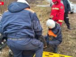 В Псковском районе пьяный водитель оказался зажат в опрокинувшемся автомобиле