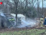 Пожарные ликвидировали возгорание бани в Великих Луках