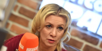 Захарова высмеяла слова Зеленского о переговорах: «Это просто маленькая моль из анекдотов» - Комсомольская правда