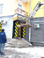 Самовольно установленную вывеску «Лаваш» трижды демонтировали в Пскове